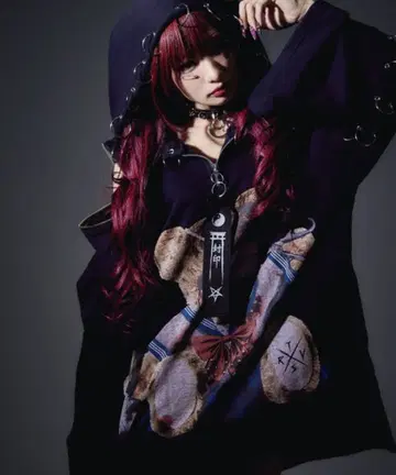 TRAVAS TOKYO 시이나 히카리 콜라보 피카린