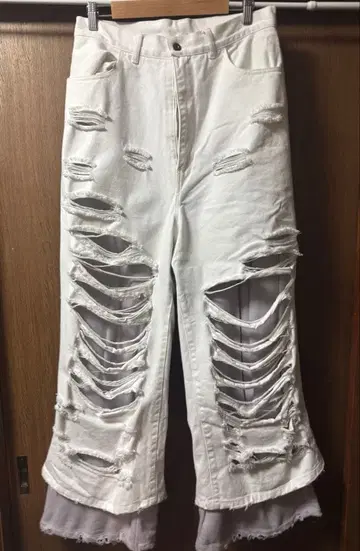 [ GRANCY ] 맨투맨 도킹 디자인 데미지 배기 데님 팬츠