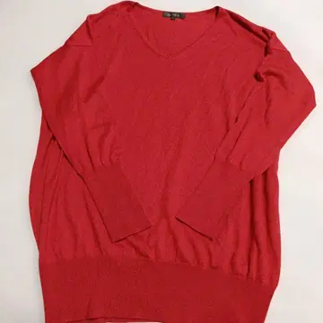 리플렉트 V넥 니트 레드