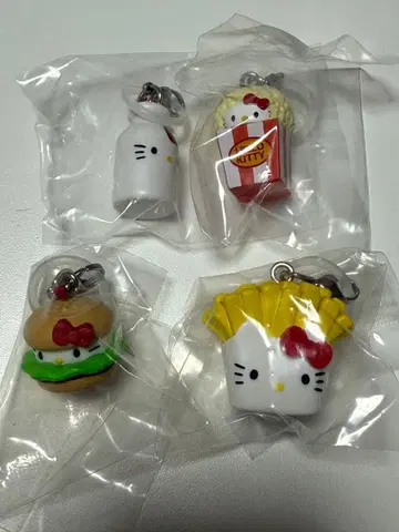 헬로키티 퍼스트 푸드 키링 4개 세트