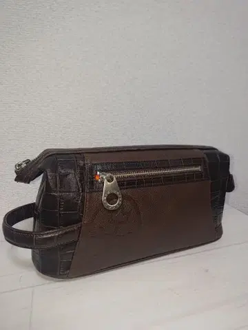 새상품급 castelbajac 세컨드 백 브라운 일본제 악어 엠보싱