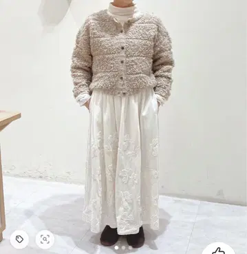 츠하루 휘핑 크림 자수 벨벳 스커트 (아이보리)