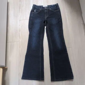 SOMETHING LISA 플레어 데님