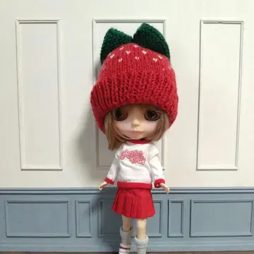 네오 브라이스용 핸드메이드 딸기 니트 모자 (빨간색)