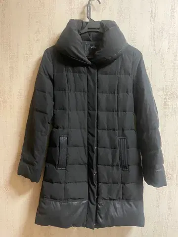 VICKY 블랙 다운 자켓 후드 부착