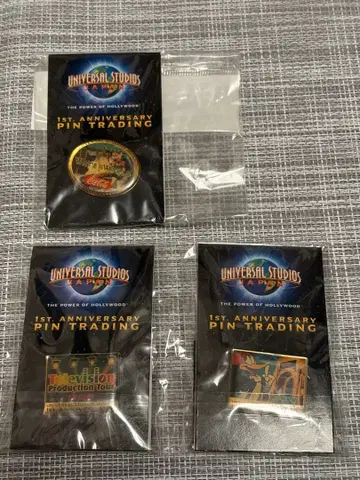 유니버셜 스튜디오 1주년 기념 핀 배지 3개 세트