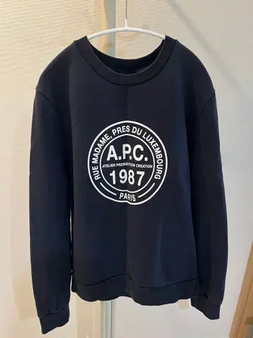A.P.C. 네이비 맨투맨