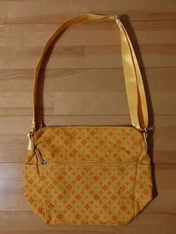 데일리 러셋 Daily russet 숄더백 옐로우 컬러