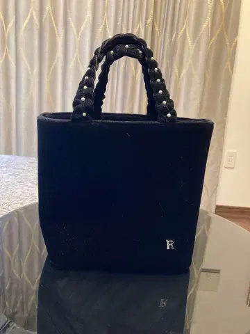 Rene 블랙 토트백 비쥬 포함