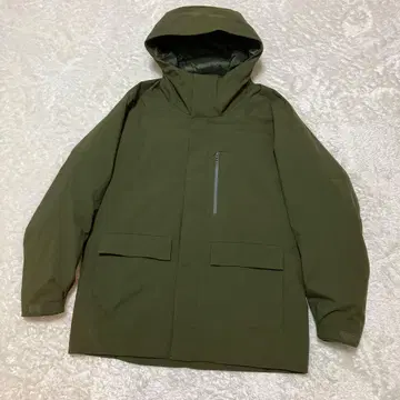 새상품급 유니클로 하이브리드 다운 카키 L 사이즈