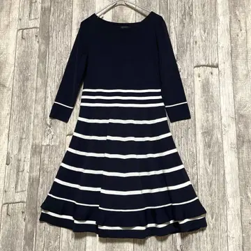 투 비 시크 [새상품급] M 네이비와 화이트 원피스