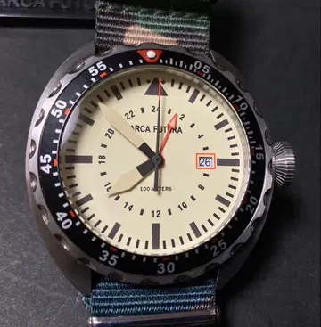 ARCA FUTURA GMT 쿼츠 100미터 방수