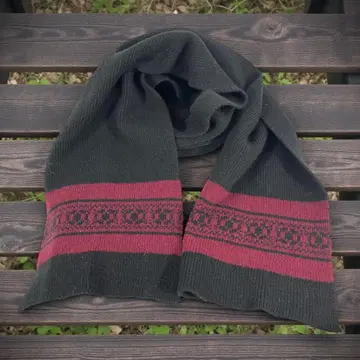 GRANT THOMAS 블랙과 빨간색 머플러 빈티지