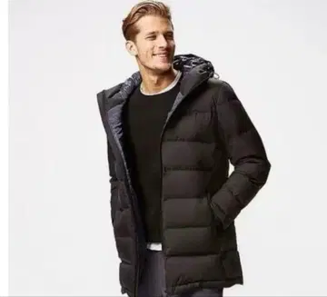 유니클로 심리스 다운 코트 남성용 사이즈 M