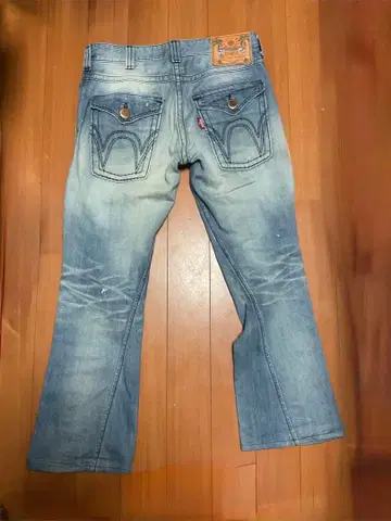 EDWIN 라이트 블루 데님 플레어 팬츠 데미지 가공