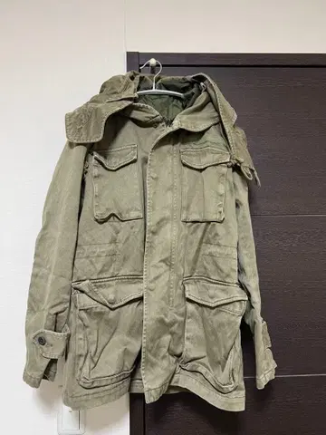 올리브 그린 밀리터리 자켓