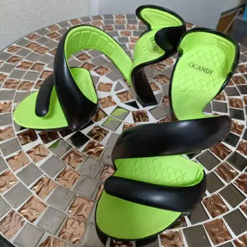 OCANDY 블랙/그린 샌들