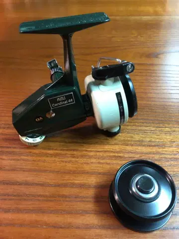 ABU Cardinal 44 스피닝 릴