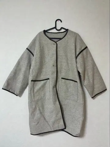 그레이 롱 코트 버튼 포함