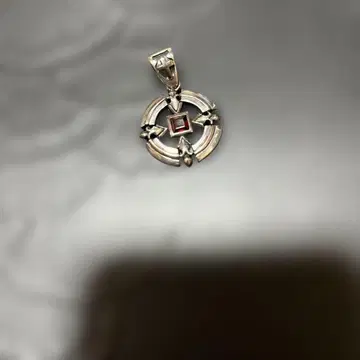 로드 캐멀롯 펜던트