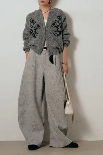 테이프 자수 니트 가디건 그레이