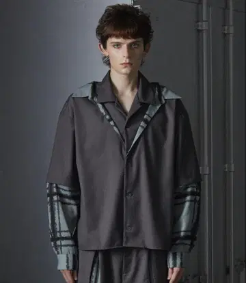 [ GRANCY ] 레이어드 디자인 오픈 카라 셔츠