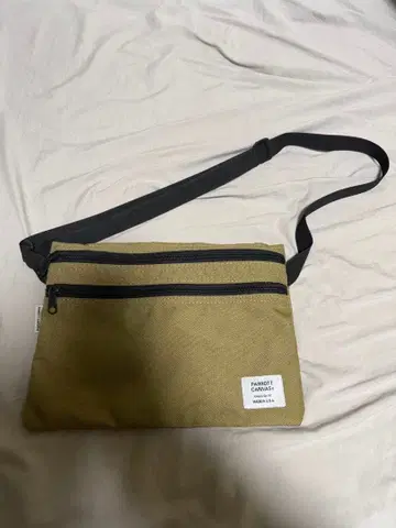올리브 캔버스 숄더백