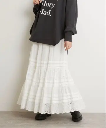새상품급 코튼 보일 턱 자수 롱 스커트