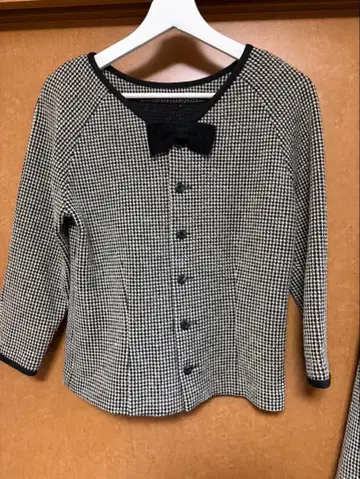 체크 무늬 보타이 포함 셋업