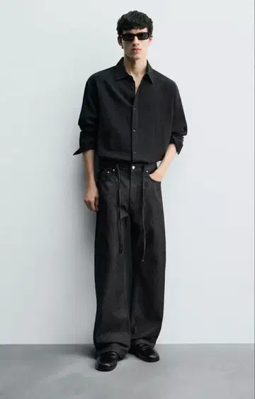 ZARA 핏 플레어 청바지 블랙