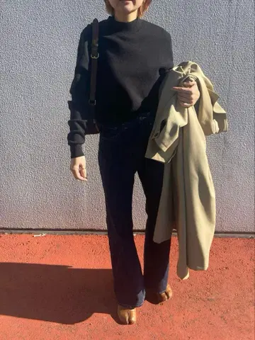 CABaN 코튼 캐시미어 크롭 모크넥 풀오버 블랙