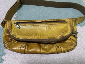 가죽 바디백 카멜