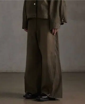 GRANCY 지퍼 디자인 배기 데님 팬츠 브라운 S 사이즈