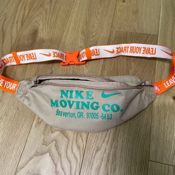 NIKE 바디백