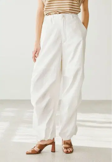 25SS intimite 파라슈트 팬츠 완판템