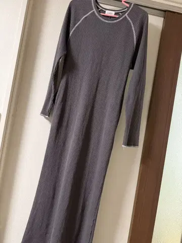 CHERI 긴팔 와플 스티치 롱 원피스