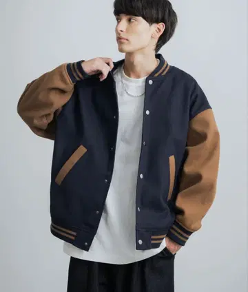 오버 사이즈 울 테크 멜톤 바시티 자켓 / 인조 가죽 절개 블루종