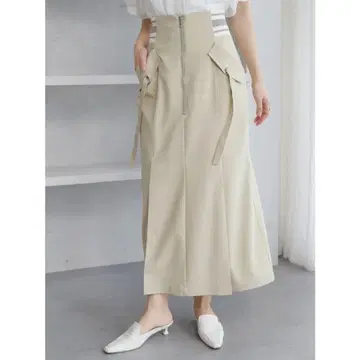 LADYMADE 레디메이드 워크 포켓 ZIP 세미 플레어 스커트