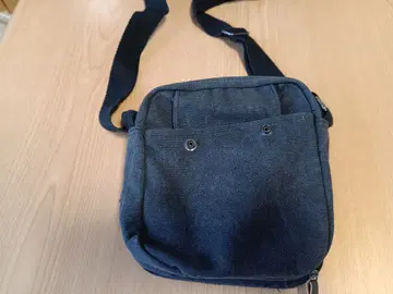 다크 그레이 캔버스 숄더백