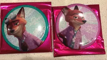 주토피아2 빅 홀로 캔뱃지 닉 2개 세트 새상품 콜라보 카페 굿즈