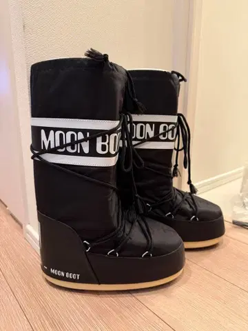MOON BOOT 블랙 스노우 부츠