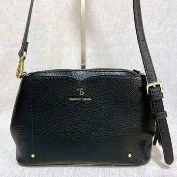 [ 미사용 새상품 ] 사만다 타바사 웨이브 디자인 커팅 숄더백 블랙