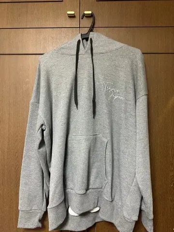 Travis Japan THE SHOW 2023 후드 부착 맨투맨