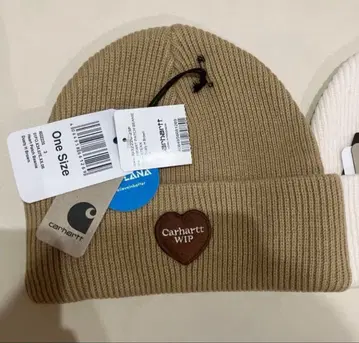 Carhartt WIP 베이지 니트 모자 하트 패치