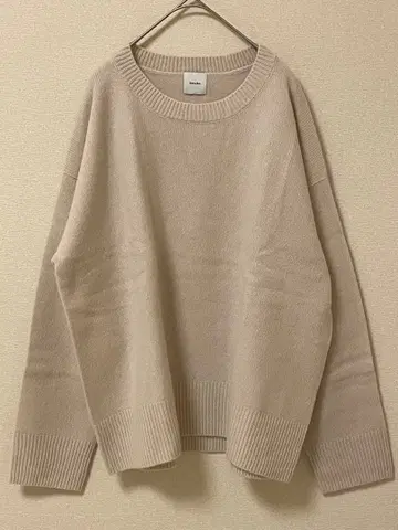 새상품 울 캐시미어 크루넥 풀오버 스픽 베이지 니트