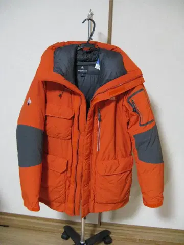 몽벨 폴러 다운 파카 ( S 사이즈 )