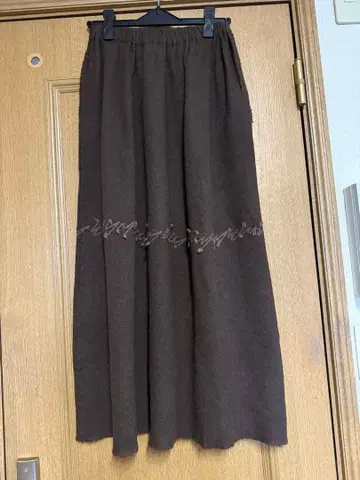 바바구리 다크 브라운 플레어 스커트 자수