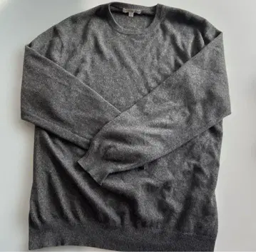 유니클로 캐시미어 100% 그레이 크루넥 스웨터