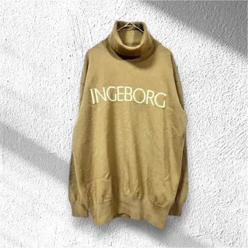 INGEBORG 베이지 터틀넥 울 니트 스웨터