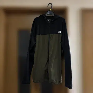 THE NORTH FACE 나일론 자켓 블랙/올리브